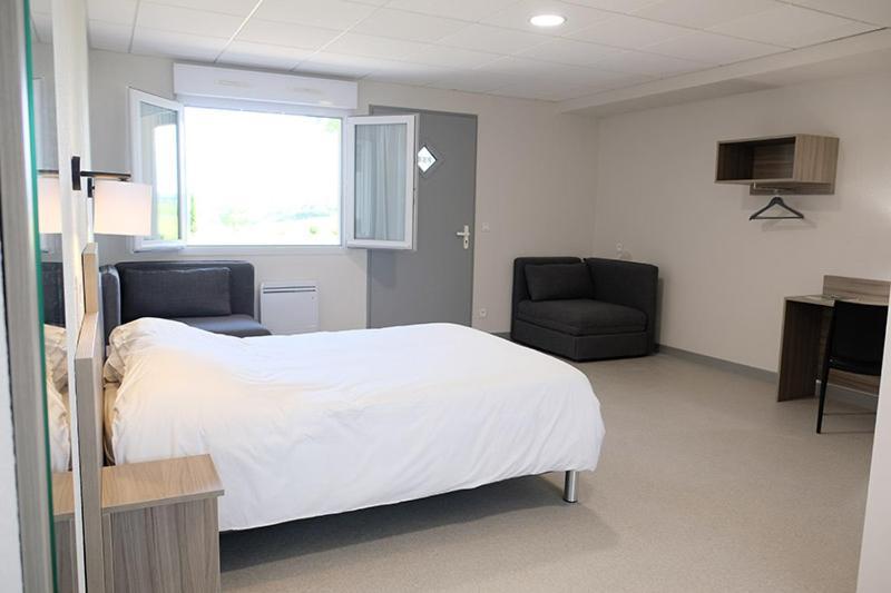 Les Quatre Vents Hotel Courpiere Eksteriør billede